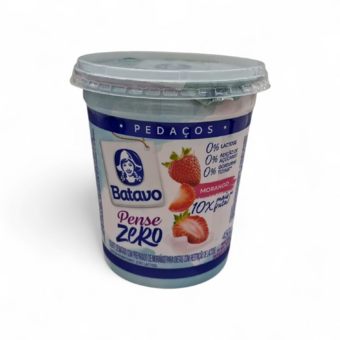 Iogurte Batavo Com Pedaços De Frutas Morango Light 450G